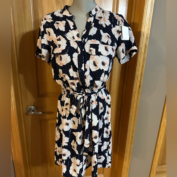 Dynamite Floral Dress - Picture 8 of 8